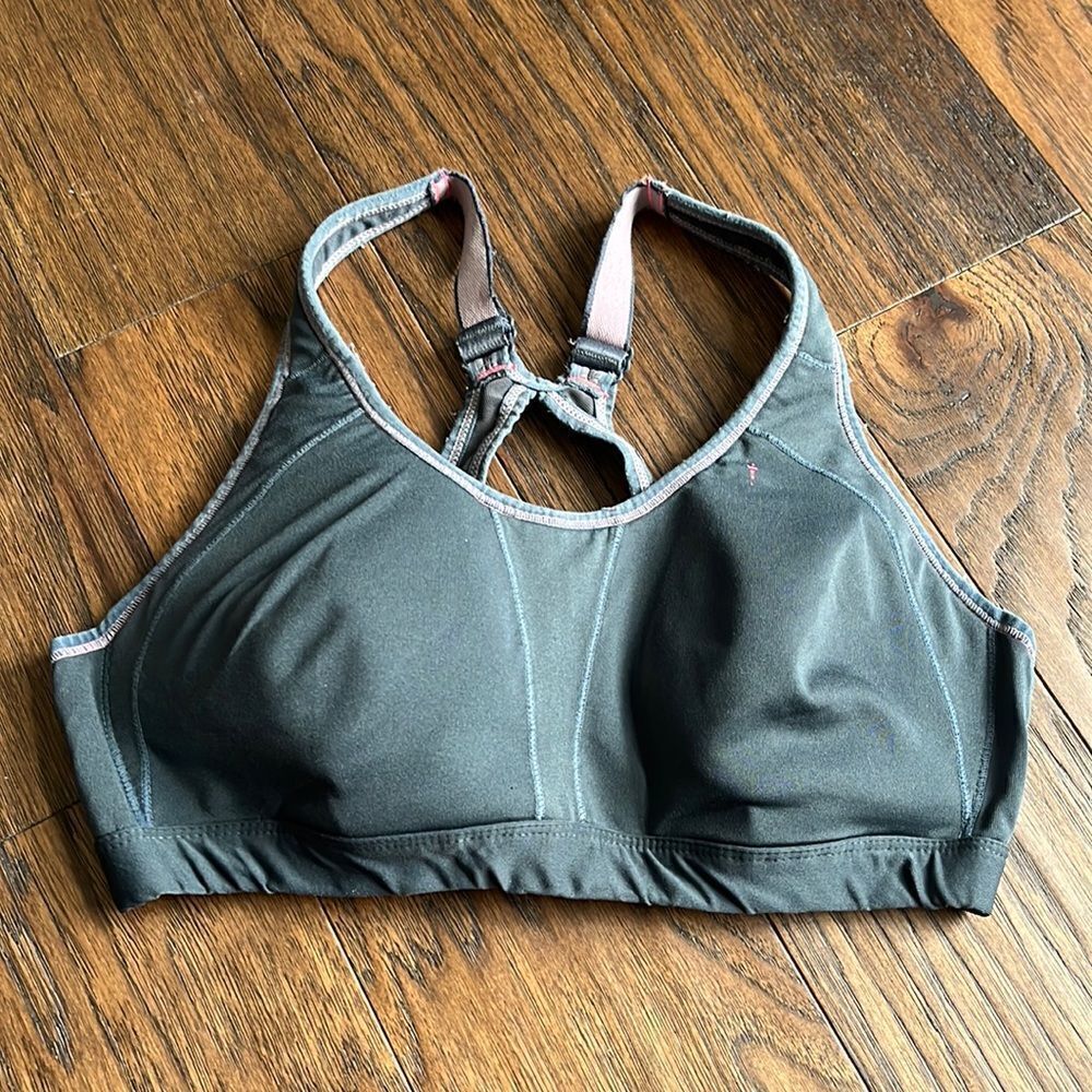 Dark grey women’s sports bra